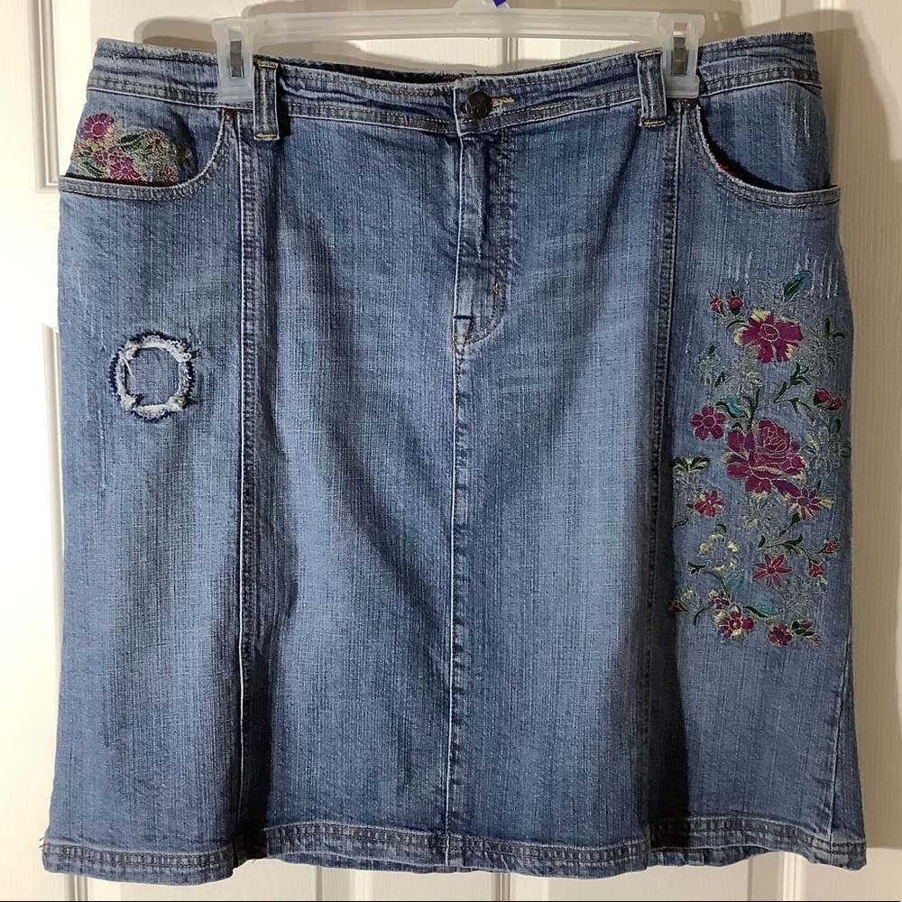 Denim Skirt with Embroidery